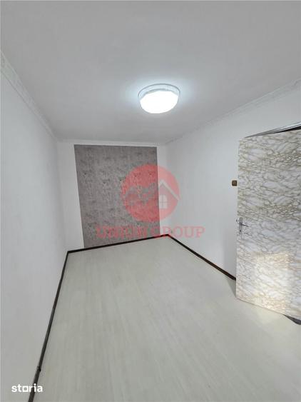 Apartament cu 3 camere semidecomandat în Inel II