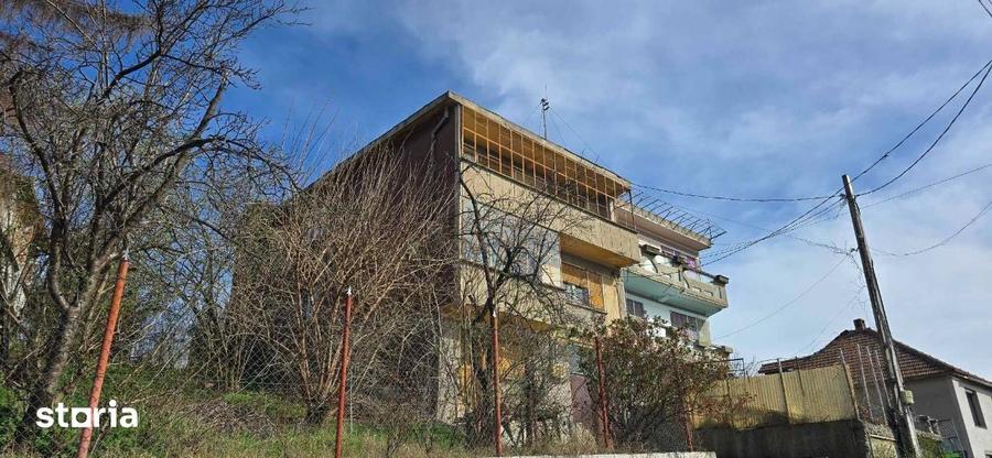 Casă cu 4 camere cu Teren 330 Mp în Iorga