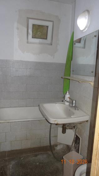 Apartament cu 3 camere semidecomandat în Theodor Pallady