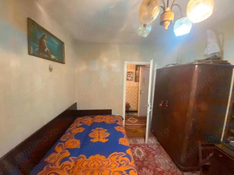 Apartament cu 3 camere semidecomandat, mobilat în Central