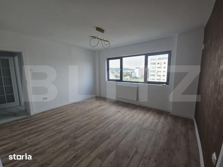 Apartament cu 3 camere în Podu Roș