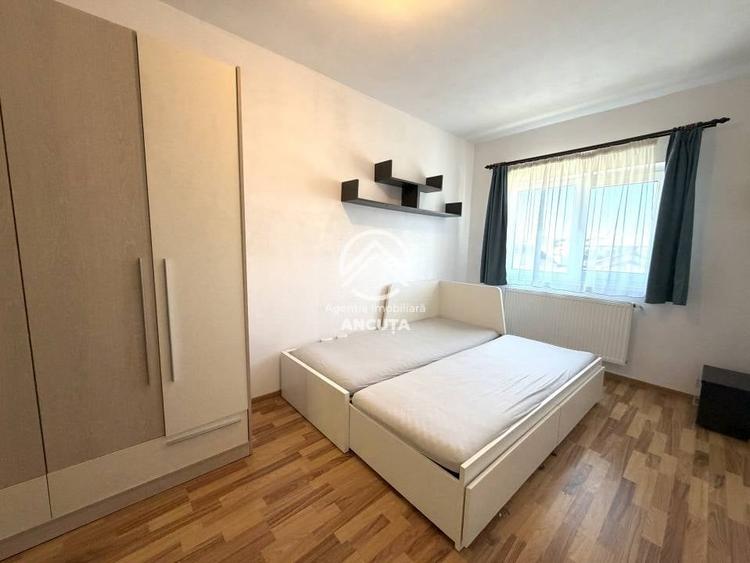 Apartament cu 2 camere semidecomandat în Tăuți