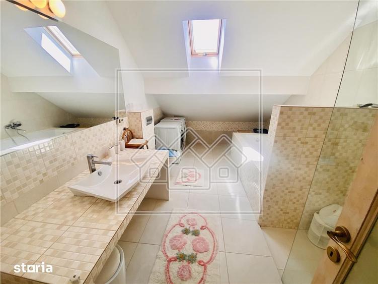 Apartament cu 5 camere în Calea Dumbrăvii