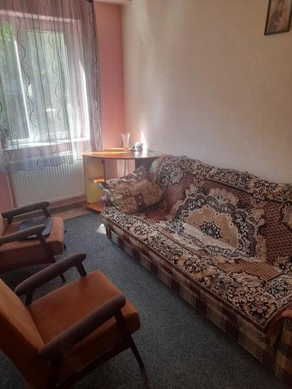Apartament cu 3 camere semidecomandat în Tomis Nord