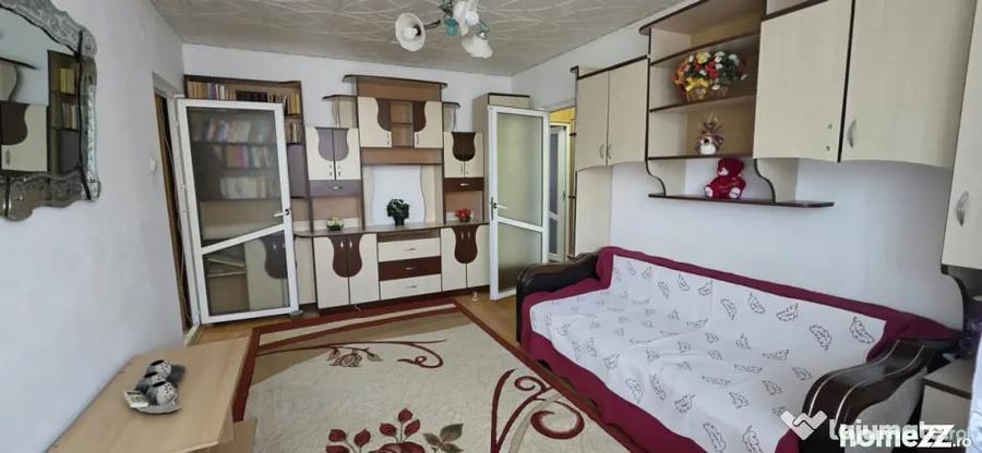 Apartament cu 2 camere semidecomandat în Păcii