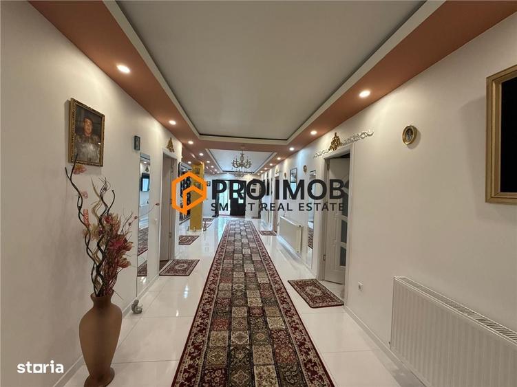 Casă cu 4 camere decomandat în Central