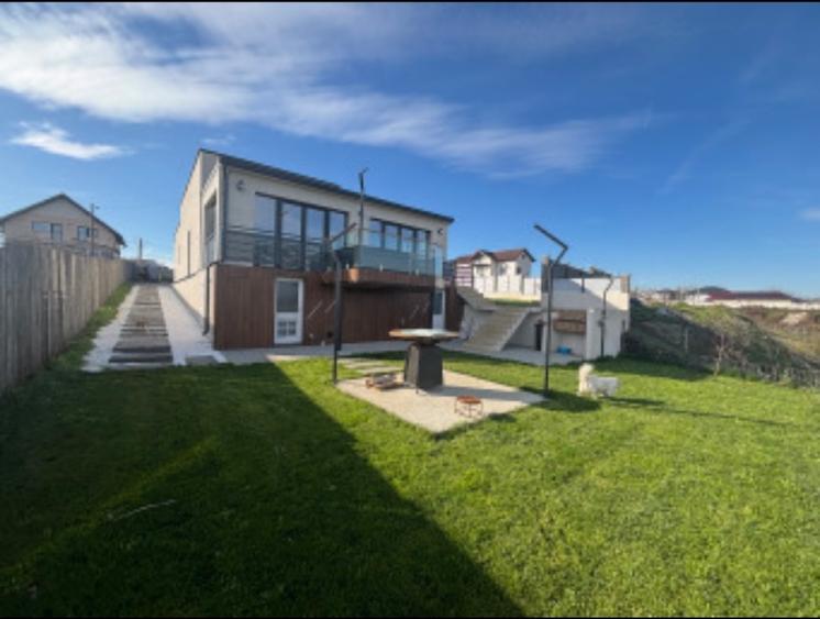 Casă individuală cu 4 camere cu Teren 1010 Mp în Bălăceanca