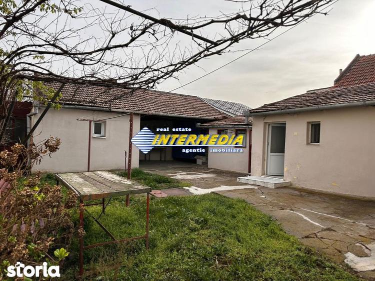 Casă cu 2 camere cu Teren 919 Mp în Cetate