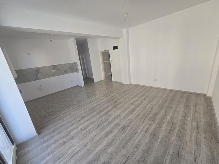 Apartament cu 2 camere decomandat în Girocului
