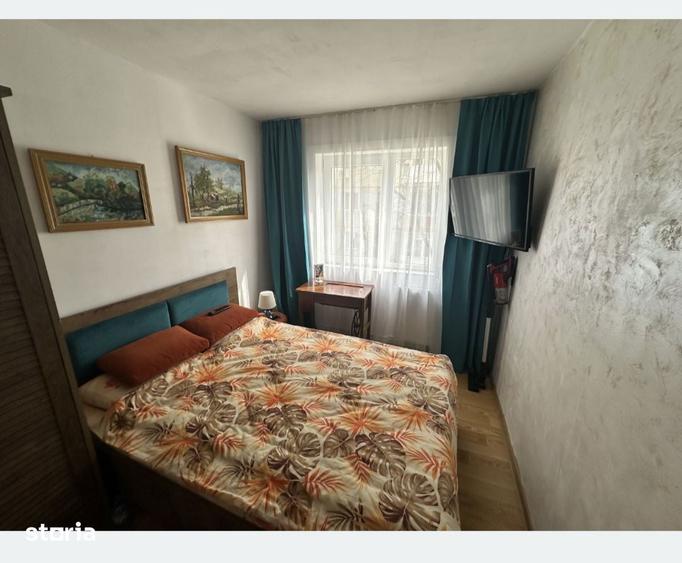 Apartament cu 3 camere semidecomandat în Calea București
