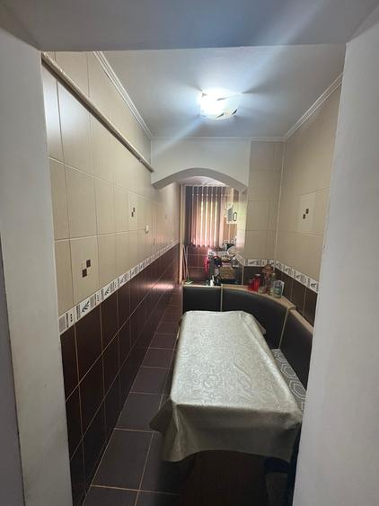 Apartament cu 3 camere semidecomandat în Pantelimon
