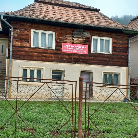 Casă cu 4 camere semidecomandat în Sălciua
