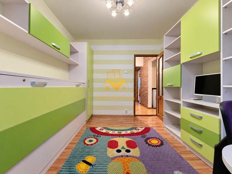 Apartament cu 3 camere decomandat, mobilat în Plopilor