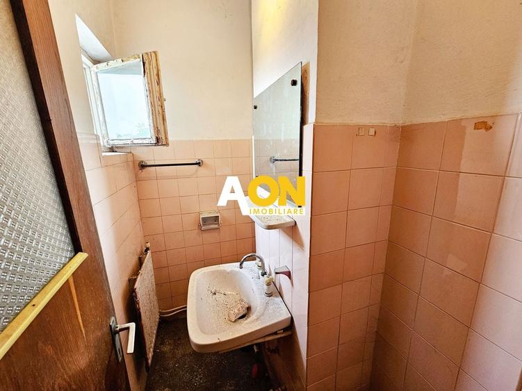 Apartament cu 3 camere decomandat în Cetate