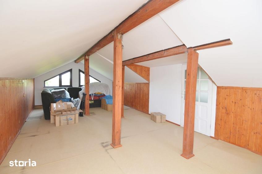 Casă cu 6 camere cu Teren 1081 Mp în Central