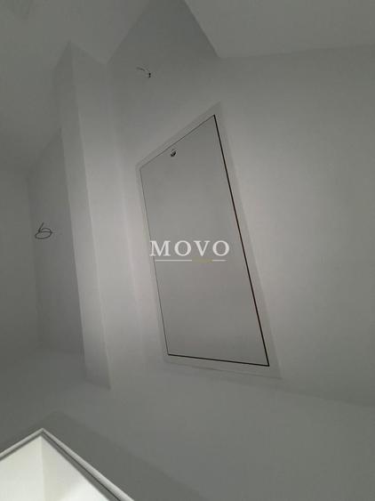 Duplex cu 4 camere cu Canalizare în Utvin