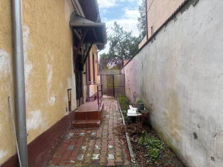 Casă cu 3 camere cu Teren 210 Mp în Floreasca
