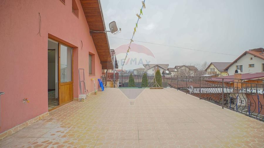 Casă individuală cu 5 camere cu Teren 512 Mp în Sânpetru