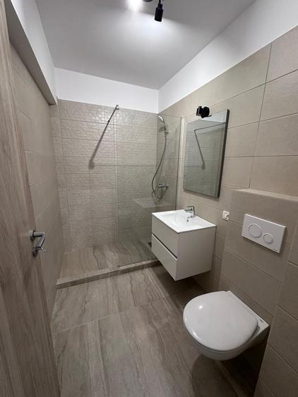Apartament cu 2 camere semidecomandat în Berceni