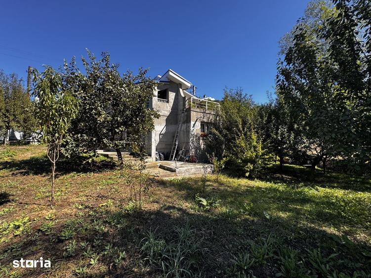 Casă cu 4 camere cu Teren 1350 Mp în Mărgineni
