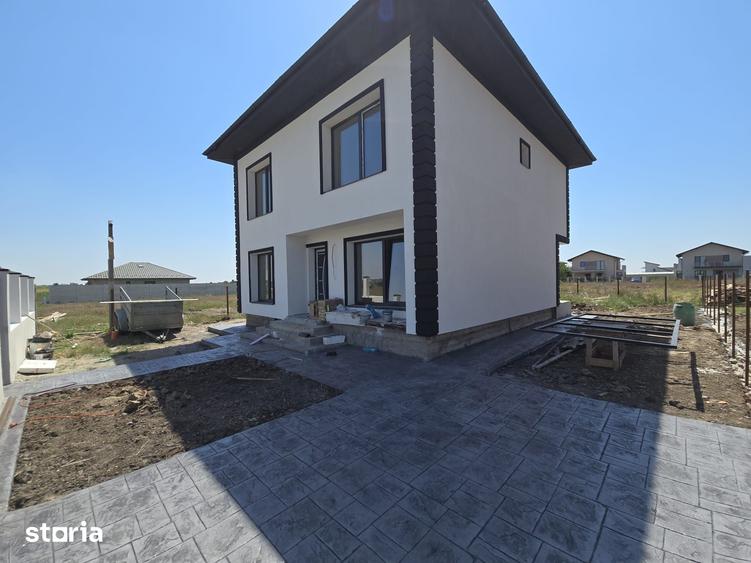 Vila de vanzare - 4 Camere - 3
