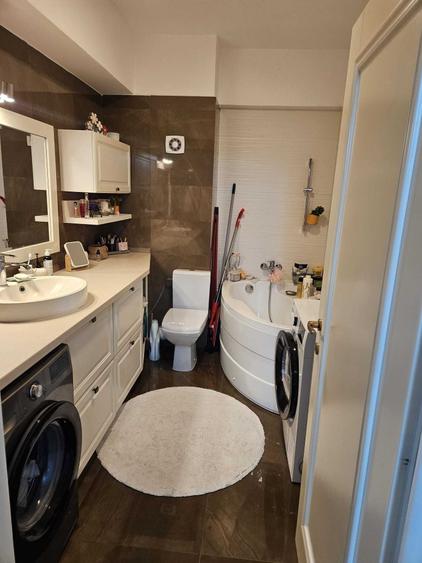 Apartament cu 3 camere în 9 Mai