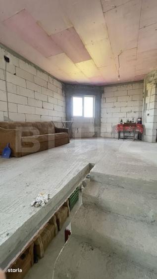 Casă cu 4 camere în Barza