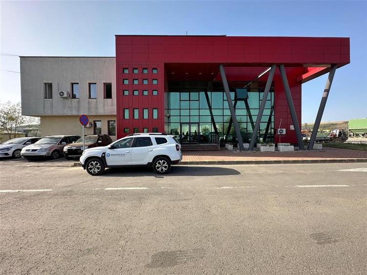 Birou, de 230 mp, în Brătuleni