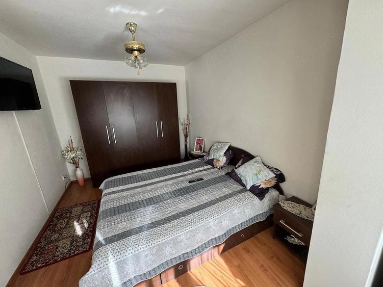 Apartament cu 3 camere semidecomandat în Complex Studențesc