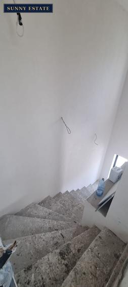 Casă individuală cu 4 camere cu Canalizare în Exterior Est