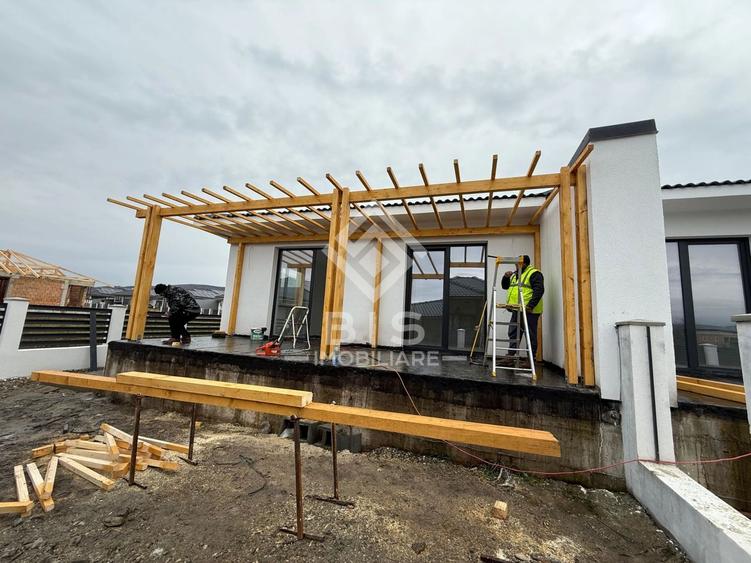 Duplex cu 4 camere cu Canalizare în Unirea