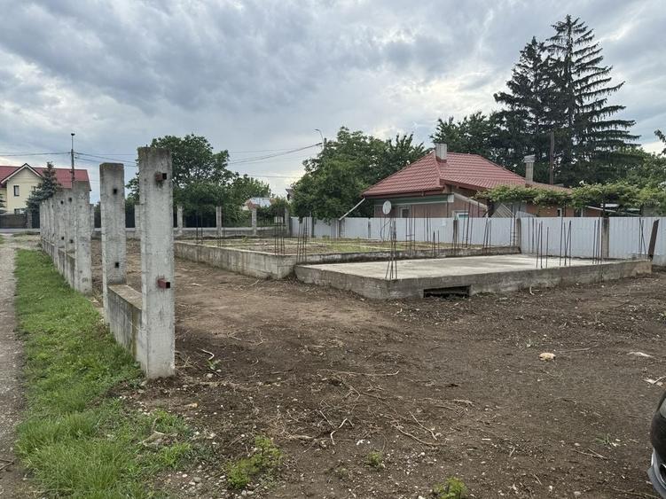 Teren de 2100 mp, în Dumbrava (Răchitoasa)
