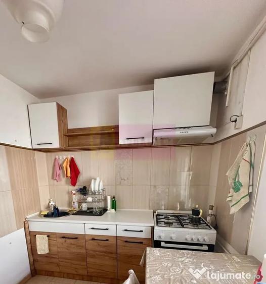 Apartament cu 3 camere decomandat în Rahova