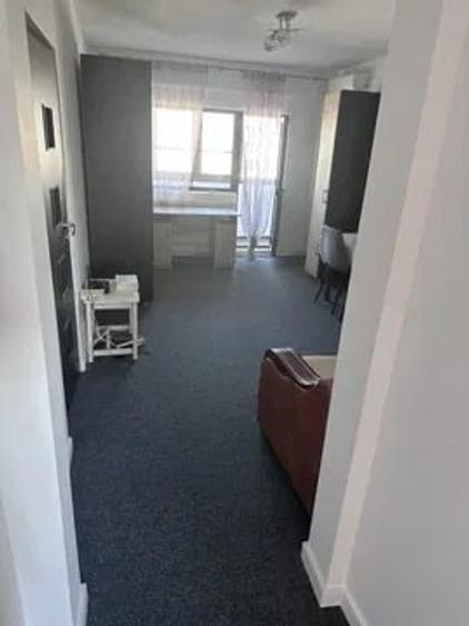 Apartament cu 3 camere semidecomandat în Dacia