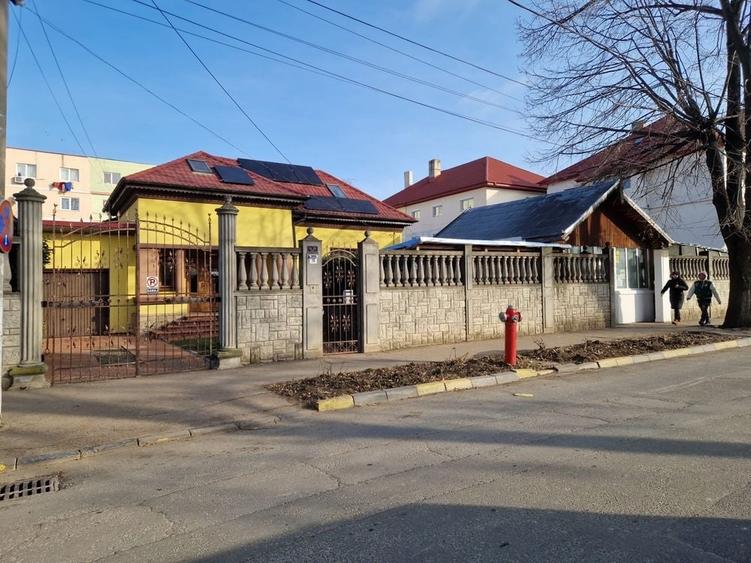 Casă cu 4 camere în Ultracentral