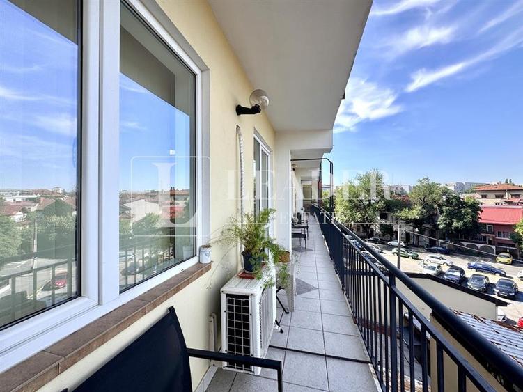 Apartament cu 4 camere decomandat în Titulescu