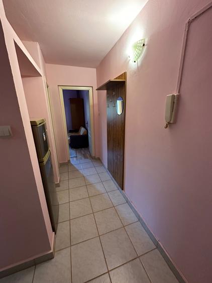 Garsonieră decomandată în Lipovei
