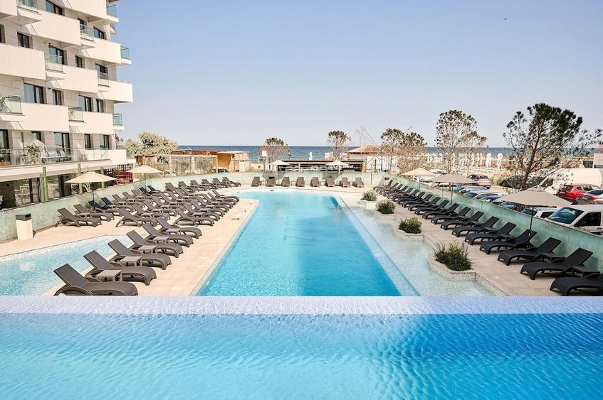 Apartament cu 3 camere decomandat în Mamaia-Sat