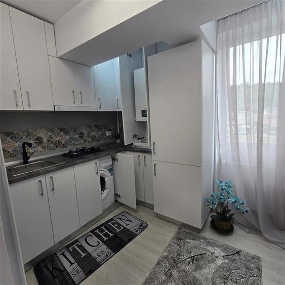 Garsonieră decomandată în Galata