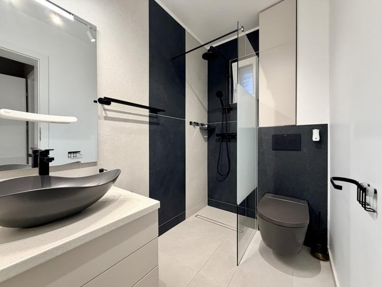 Apartament cu 2 camere semidecomandat, mobilat în Zorilor