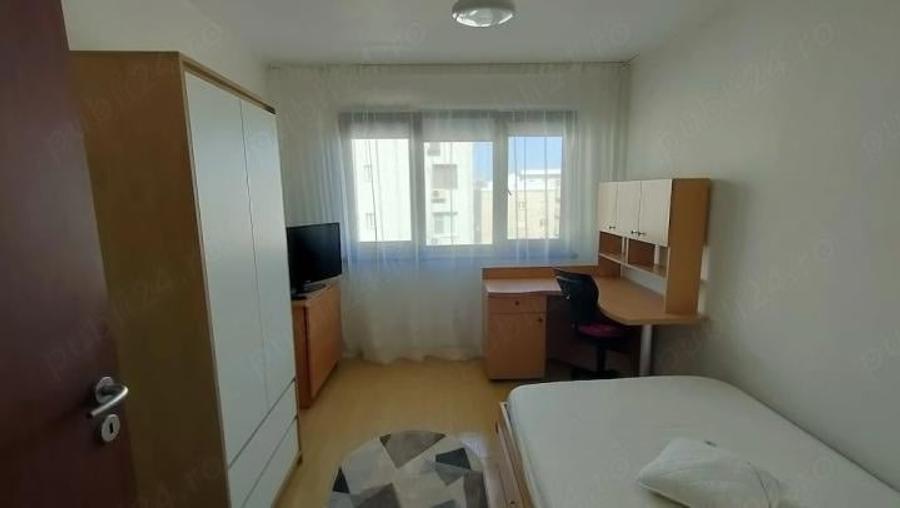 Apartament cu 3 camere semidecomandat, mobilat în Dristor