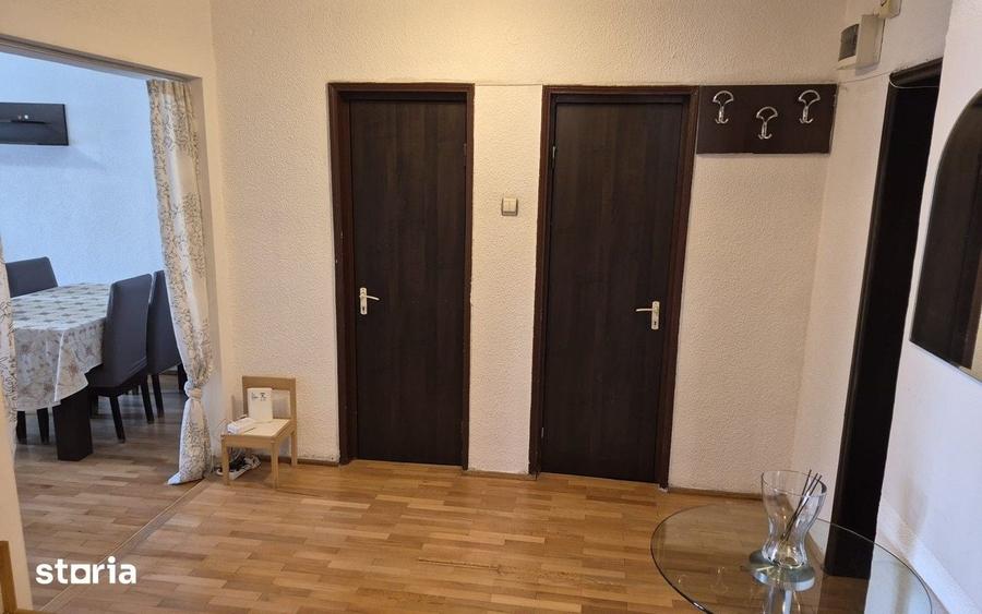 Apartament cu 3 camere în Centrul Civic