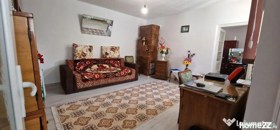 Casă cu 3 camere cu Teren 281 Mp în Central