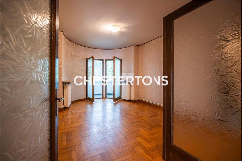 Apartament cu 5 camere circular în Calea Victoriei