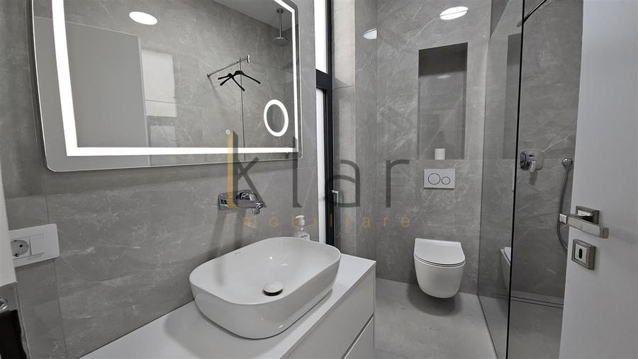 Apartament cu 3 camere semidecomandat, mobilat în Calea Turzii