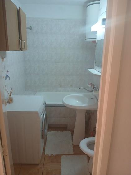 Apartament cu 2 camere decomandat în Girocului