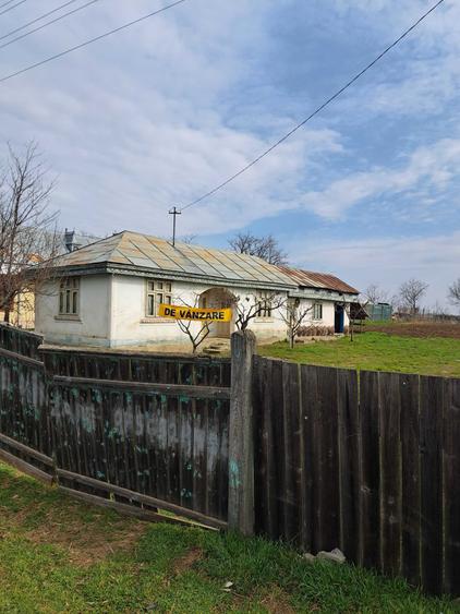 Casă cu 3 camere în Umbrărești