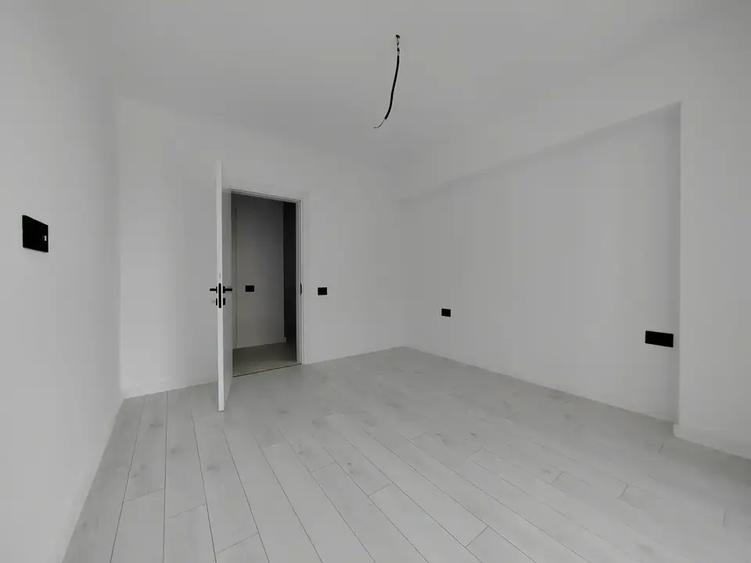 Apartament cu 3 camere decomandat în Theodor Pallady