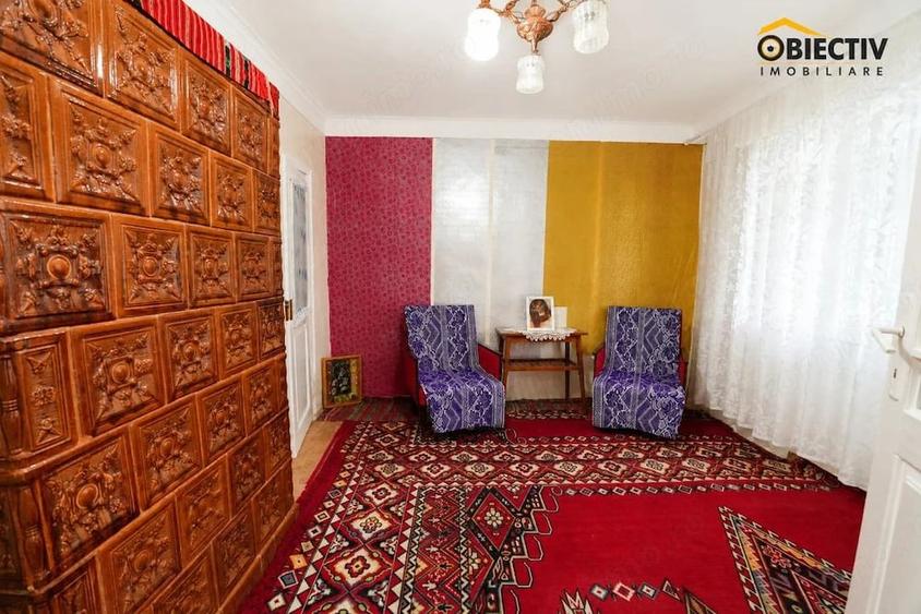Casă cu 2 camere cu Teren 3477 Mp în Costișa