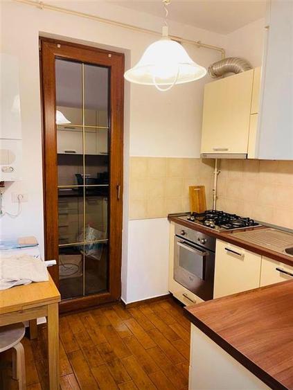 Apartament cu 2 camere semidecomandat, mobilat în Floreasca